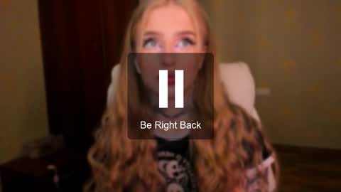 Snapshot of harley_kimm chatting on October 19, 2025, 5:19 am Julia online show from October 19, 2025, 5:19 am