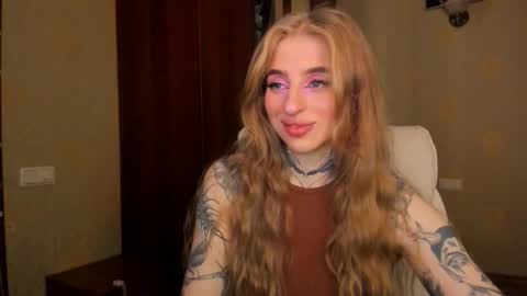 Snapshot of harley_kimm chatting on October 24, 2025, 5:37 am Julia online show from October 24, 2025, 5:37 am