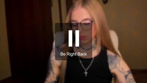 Julia online show from December 20, 2025, 5:36 am