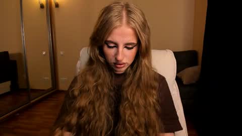 Julia online show from June 25, 2026, 6:07 am