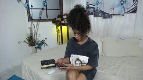 harley_quinns1 online show from December 14, 2024, 8:51 pm