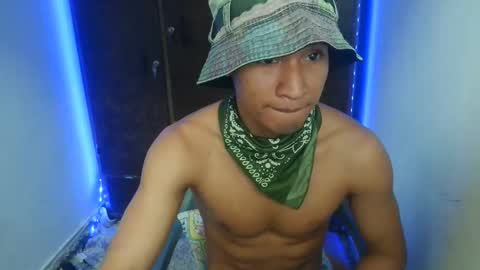 Snapshot of harry_benson_hot chatting on October 11, 2025, 2:33 am david escobarz insta..gram online show from October 11, 2025, 2:33 am