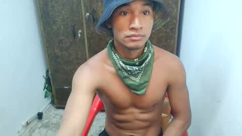 Snapshot of harry_benson_hot chatting on October 15, 2025, 10:04 am david escobarz insta..gram online show from October 15, 2025, 10:04 am