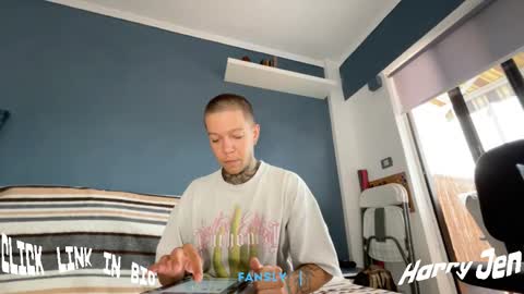 Snapshot of harry_jen chatting on September 10, 2025, 8:58 am TAP HERE choise Harry tattoo on chest  Jen curls hair online show from September 10, 2025, 8:58 am