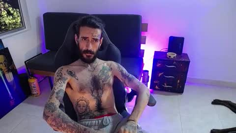 Snapshot of harry_reems_ chatting on December 15, 2025, 4:06 am OMAR online show from December 15, 2025, 4:06 am