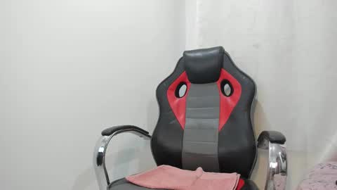 Snapshot of harrydaviss chatting on November 12, 2025, 7:13 pm alpha online show from November 12, 2025, 7:13 pm