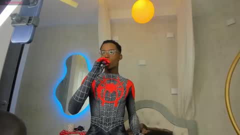 Snapshot of harryswilson chatting on September 19, 2025, 7:47 pm HarrysWilson online show from September 19, 2025, 7:47 pm