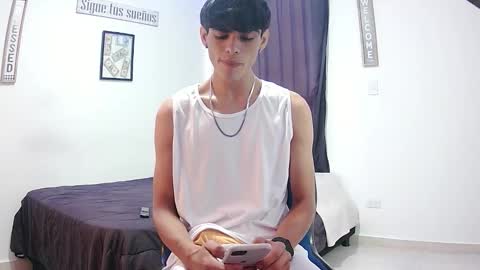 Snapshot of harrythomson1 chatting on November 13, 2025, 6:51 pm harry thomson online show from November 13, 2025, 6:51 pm