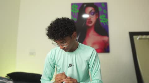 Snapshot of harrytwink18 chatting on December 10, 2024, 1:33 pm HARRY online show from December 10, 2024, 1:33 pm