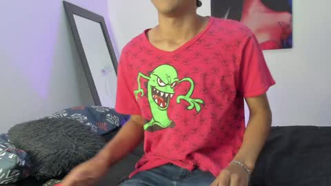 Snapshot of harrytwink18 chatting on January 30, 2025, 4:45 pm HARRY online show from January 30, 2025, 4:45 pm