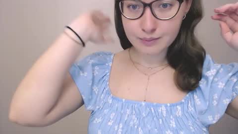 Snapshot of hartfoxx chatting on September 9, 2025, 5:45 pm hartfoxx online show from September 9, 2025, 5:45 pm