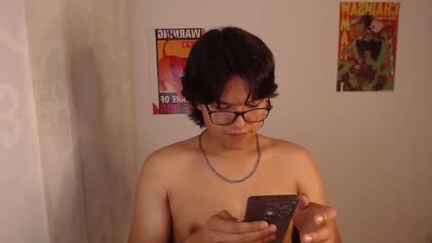 Snapshot of haru_boi chatting on October 31, 2025, 4:02 am Haru online show from October 31, 2025, 4:02 am