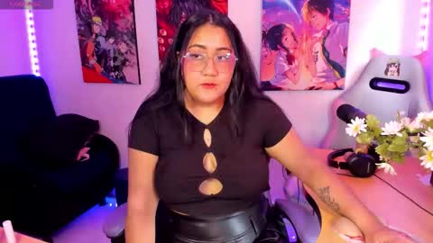 karen  online show from October 5, 2025, 2:37 pm