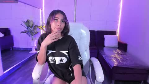 Snapshot of hasleycarter chatting on October 17, 2025, 4:37 am HasleyCarter online show from October 17, 2025, 4:37 am