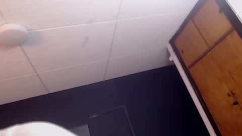 Snapshot of hat_guy01 chatting on February 7, 2026, 9:29 pm hat_guy01 online show from February 7, 2026, 9:29 pm