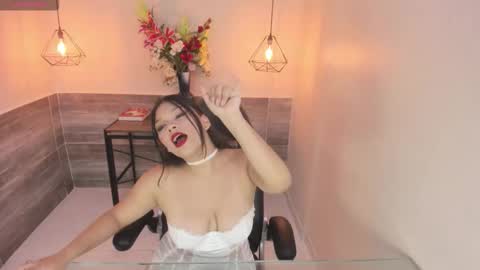 hatsajones online show from November 23, 2025, 4:01 am