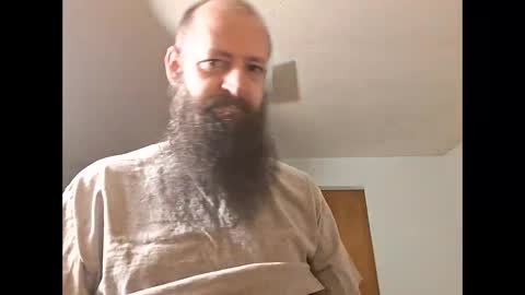 Robert online show from November 11, 2025, 2:06 pm