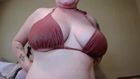 Snapshot of hawt_busty_milf chatting on September 19, 2025, 4:29 pm Bunny Chatsworth online show from September 19, 2025, 4:29 pm