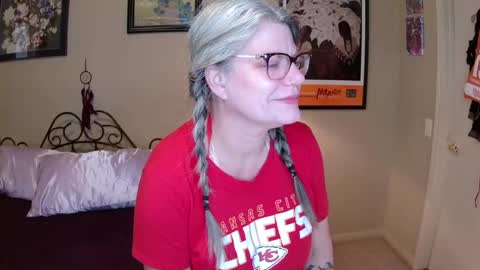 Snapshot of hawt_busty_milf chatting on October 5, 2025, 2:15 pm Bunny Chatsworth online show from October 5, 2025, 2:15 pm