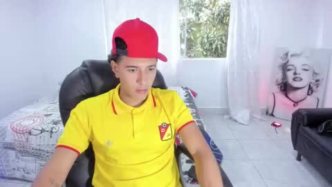 Snapshot of haydenn_boy chatting on October 15, 2025, 1:55 pm Hayen Boy online show from October 15, 2025, 1:55 pm