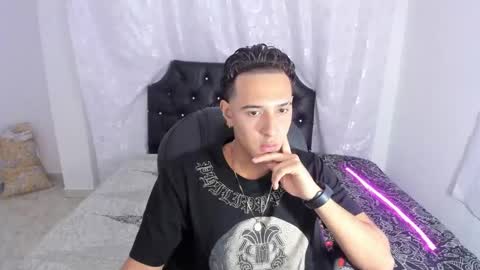 Snapshot of haydenn_boy chatting on October 31, 2025, 1:56 pm Hayen Boy online show from October 31, 2025, 1:56 pm