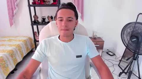 Snapshot of haydenn_boy chatting on November 1, 2025, 7:16 pm Hayen Boy online show from November 1, 2025, 7:16 pm