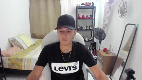 Snapshot of haydenn_boy chatting on November 3, 2025, 10:10 pm Hayen Boy online show from November 3, 2025, 10:10 pm