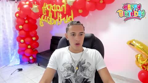 Snapshot of haydenn_boy chatting on November 13, 2025, 8:52 pm Hayen Boy online show from November 13, 2025, 8:52 pm