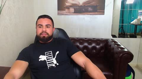 HayesWood online show from December 16, 2025, 5:45 am