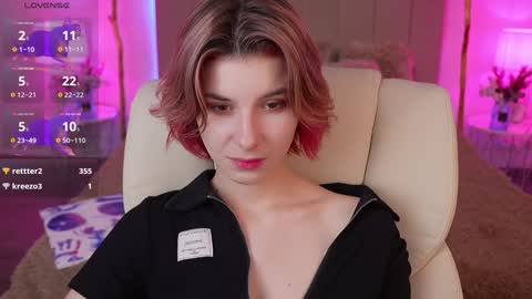 haylaamber online show from December 8, 2024, 11:08 pm