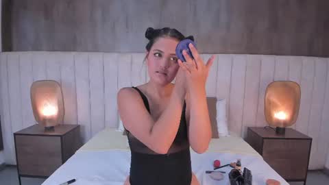 Hayli  online show from June 12, 2026, 7:46 pm