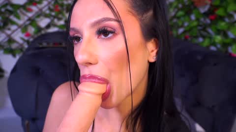 Snapshot of hayliemilf chatting on December 21, 2024, 2:26 pm Haylie online show from December 21, 2024, 2:26 pm