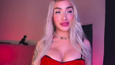 Snapshot of hazeeell chatting on November 11, 2025, 4:23 am Marie online show from November 11, 2025, 4:23 am