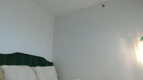 Snapshot of hazel_skye chatting on December 9, 2024, 3:22 pm Hazel online show from December 9, 2024, 3:22 pm