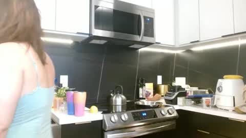 Hazel online show from October 18, 2025, 2:18 pm