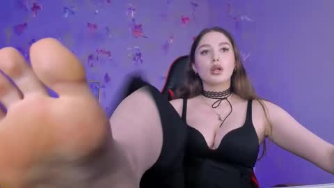 Snapshot of hazel_sullivan chatting on November 17, 2025, 12:11 pm Hazel online show from November 17, 2025, 12:11 pm