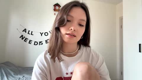 Snapshot of hazelhartshorn chatting on April 24, 2026, 10:39 am Kira online show from April 24, 2026, 10:39 am