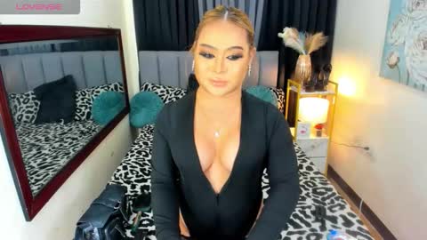 HAZEL MADONNA online show from November 21, 2025, 3:54 pm