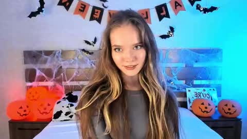 Snapshot of hazelmorris chatting on October 25, 2025, 4:13 pm Hazel  online show from October 25, 2025, 4:13 pm