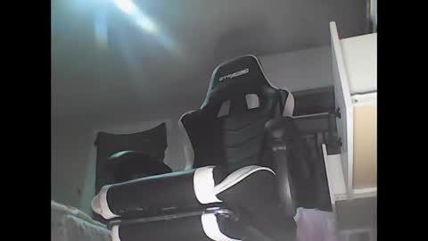Snapshot of hblondie chatting on April 3, 2026, 3:59 am sexy ass wanting her coochie teased boooooty ate by bd online show from April 3, 2026, 3:59 am