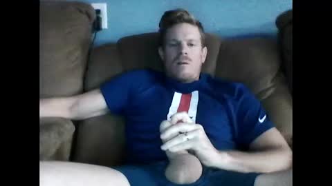 Snapshot of heags83 chatting on December 15, 2024, 12:17 pm heags83 online show from December 15, 2024, 12:17 pm