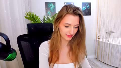 heartedlove_1 online show from February 23, 2025, 6:49 am