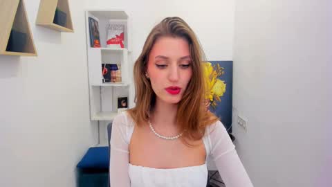 heartedlove_1 online show from March 12, 2025, 11:31 am