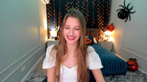 heartedlove_1 online show from October 10, 2025, 8:08 pm