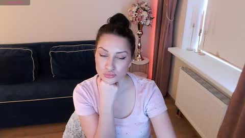 Heaven girl online show from March 12, 2026, 2:23 pm