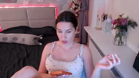 Snapshot of heaven_chloe chatting on June 21, 2026, 8:00 pm Heaven girl online show from June 21, 2026, 8:00 pm