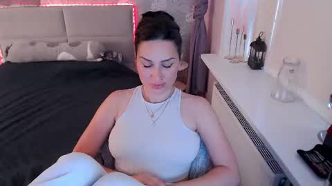 Snapshot of heaven_chloe chatting on July 22, 2026, 5:16 pm Heaven girl online show from July 22, 2026, 5:16 pm