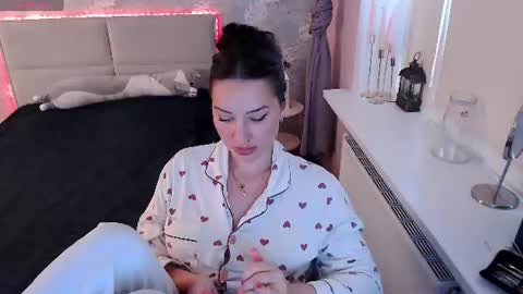 Snapshot of heaven_chloe chatting on July 24, 2026, 3:21 pm Heaven girl online show from July 24, 2026, 3:21 pm