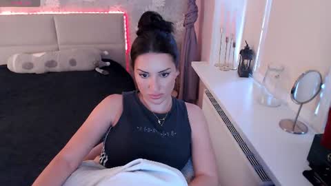 Snapshot of heaven_chloe chatting on July 25, 2026, 3:31 pm Heaven girl online show from July 25, 2026, 3:31 pm