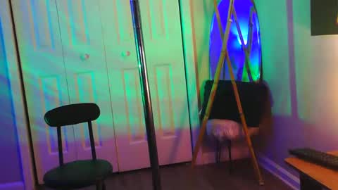 Snapshot of heavenllyy chatting on October 23, 2025, 3:17 am Heavenllyy online show from October 23, 2025, 3:17 am